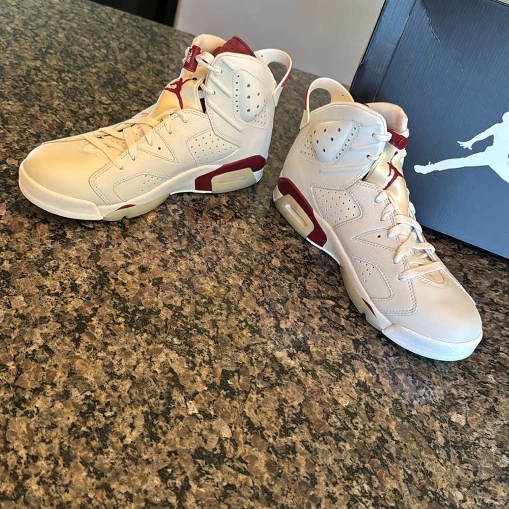 Air Jordan 6 Retro 2015 White and Maroon Sneakers 10.5 like new - Picture 3 of 16